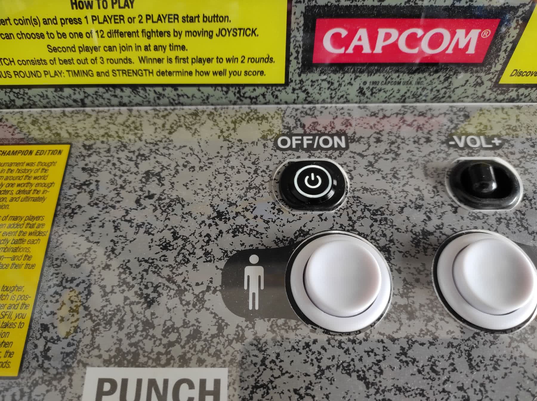Remplacer l'interrupteur on/off par un bouton poussoir sur une borne d' arcade Arcade1Up Street Fighter II - VGPreservation